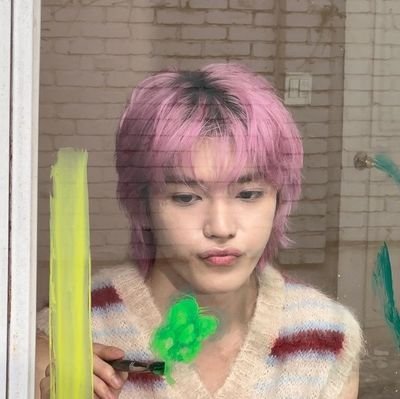 loovingnomin's profile picture. always loving that one #1995 BOY in this world who's running through my mind all day 😵🤍