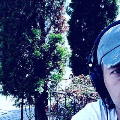 My songs are available here:
👉🏻 https://t.co/DCRcD5mfjA
You're telling me about this, I'll tell you about that 🎸