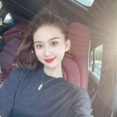 I'm from Singapore.
I started a luxury accessories company myself, and the meaning of life is continuous progress.