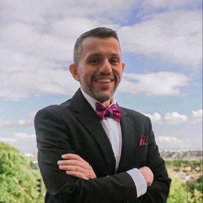 AlimOzcan's profile picture. Living life. Step by step.