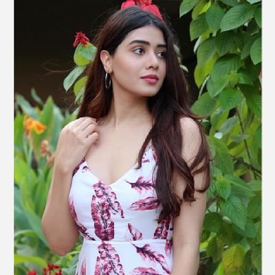 aartibediii's profile picture. act, don't react