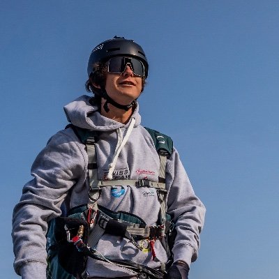 🇨🇭 Acro Paragliding Pilot
🙋🏻‍♂️ 21y/o