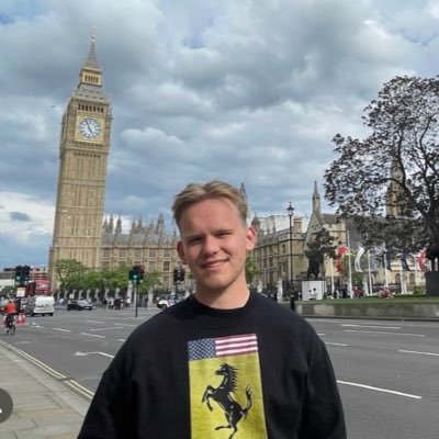 v__tau's profile picture. 