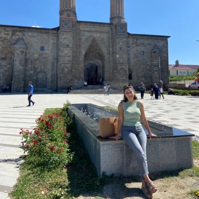 tugbaylmz92's profile picture. 