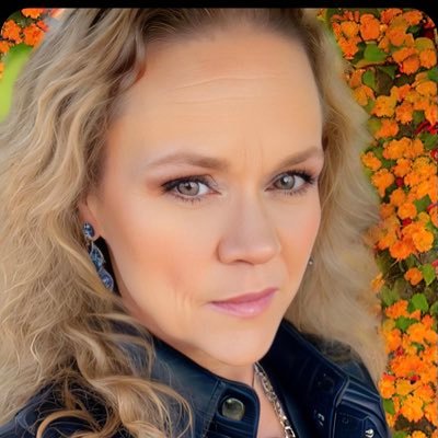 christybrehm70's profile picture. God leads me, music heals me ❤️❤️