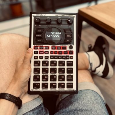 Музыкальный продюсер/создатель контента, базирующийся в Санкт-Петербурге, Россия. Я выпускаю LoFi/ Chillhop/ BoomBap биты как AmazingSound на всех площадках.