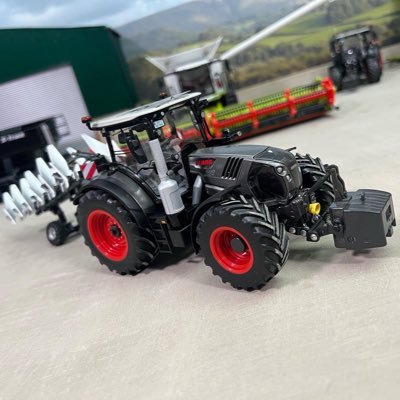 All things collectible in the farm model world. 36k insta 10k YouTube !