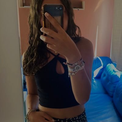 t’a beau faire des milliers de selfies, tu peux pas te voir . nekfeu
