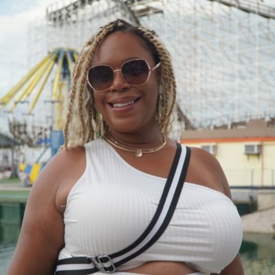 _QueenDeeXO's profile picture. 