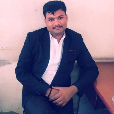 जीवन में जब एक बार निर्णय कर लो
और आगे बढ़ो , फिर आपको
इतिहास रचने से कोई नहीं रोक सकता। ।
