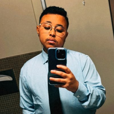 sebi_fuentes's profile picture. quarter-life crisis | 🐻