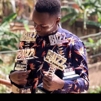 #TheDanceFloorGeneral😎| @Xfmug|
Buzz awards winner 2021 best Dj
For bookings contact +256779558543