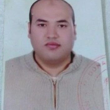 القراءه الكثيره توسع الادراك احب السباحه ولعبه المصارعه والأكل الايطالي والقاء الشعر
