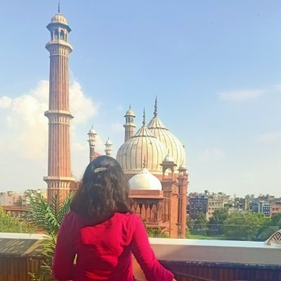 JuhiBaveja's profile picture. In art, we trust.