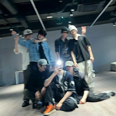 RIIZE_MEMBERS_'s profile picture. fan account for @RIIZE_official members!!!
follow turn on notifications for new updates.
Thank You!!!💙