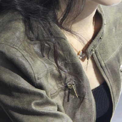 山东体育学院在读女大，喜欢健身摄影喝酒蹦迪，小麦色肤色，正在练腹肌，每天必去健身房。🚪199，入门发支付宝口令红包，只回复口令。次1500，夜3000。