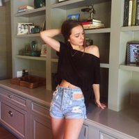 Violette (@violette69snyde) 's Twitter Profile