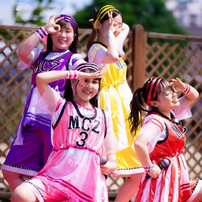 元気だけが取り柄のなんでやねんヒロインぼちぼちクローバーZ♡ =ももクロが大好きすぎる子の集まりです。※無料ライブやボランティア活動で踊らせて頂いています✭*.+ﾟ第3回振りコピコンテスト出場🤜