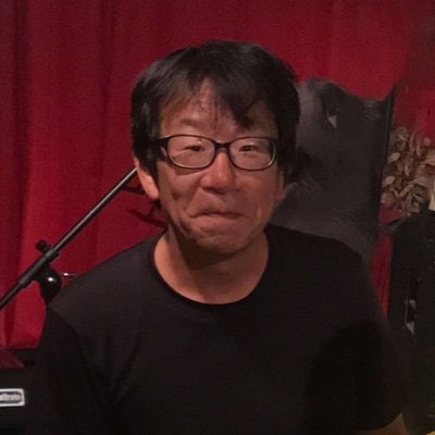 POP鈴木です。ドラマー。佐藤幸雄とわたしたち。元さかな。前野健太やスカートでも叩いてた。「鈴木家ぽっぷ」(事例亭文太改め)として落語の真似事も。