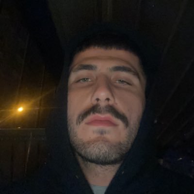 KaanAcerr's profile picture. YAŞAMAK BİR ZULÜMSE ÖLÜMÜ ÖZLEDİM ANNE ..🥀