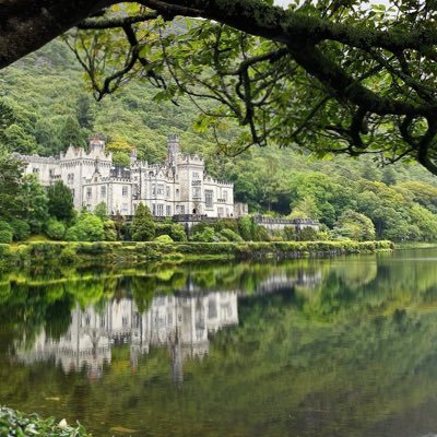 A vintage soul 🕰 #문학소녀 👩🏻💻@UL #Literature #Adaptations #Historic_houses #Nostalgia #Languages | #langtwt: 🗣️: 🇩🇿 🇬🇧 🇫🇷 🇪🇸 learning: 🇯🇵 🇰🇷
