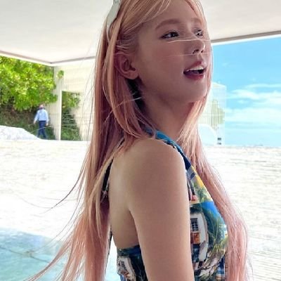 vouleivouz's profile picture. 