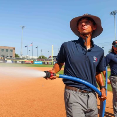 KC Royals ‘24 intern, AZ Cardinals, D-Backs, Royals/Rangers Spring Training, Wind Surge crews. Freshman @ Ottawa U, 19-year-old Aspiring Sports Field Manager.