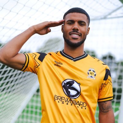 Football Player @CambridgeUtdFC ⚽️ | National Player of DR Congo 🇨🇩 | God leads my way 🙏🏽 | #teamkaching 🤙🏽