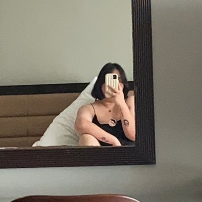 foameh's profile picture. in my wifey era 🍉