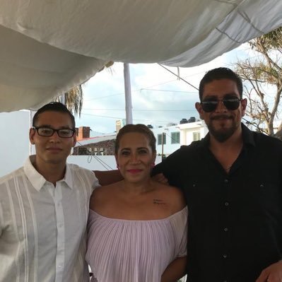 elizabethlg1208's profile picture. 👩‍👦💛💪🏻🎗😻📱💻🍱♈️❤️