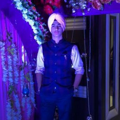 _simrat2002's profile picture. 