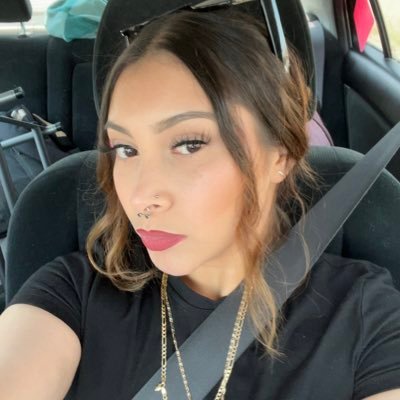 almmvv's profile picture. just livin’ life