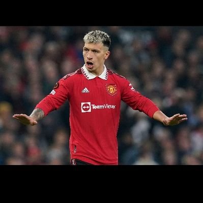 am obviously a Man UTD
I love Messi and Ronaldo
I gossip about all European clubs