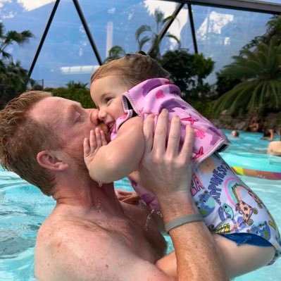 Runner | Dad | Content Marketer. Back up North after a 12 year sabbatical in London. Lover of curry, cats, maps & caramel lattes. 39 x Marathoner. PB 2h 39m