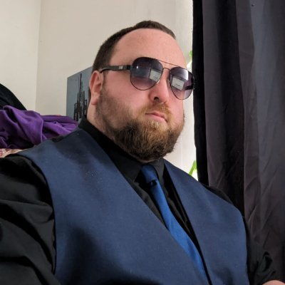 Asshole with a heart of gold / Hockey Fan / Vancouver Canucks / Bury AFC / Oldham Athletic / Top Bloke.