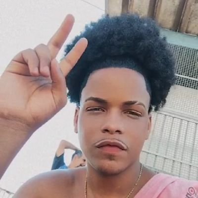 o senhor do caminhos , o senhor q abre as portas ,o senhor o dono de mim = exú
(tt novo , mais quem quiser seguir sempre vai ser bem vindo ,. DJ_gl_22 pra vcs)✌