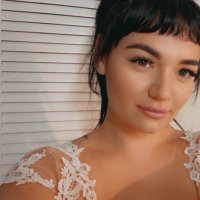 charlotte cross 👩🏻‍🎓(@TheCrossXXX) 's Twitter Profile Photo