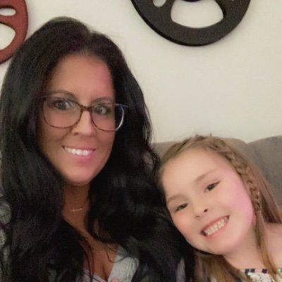 Lynze_617's profile picture. Wife/Mom/cotton candy momma