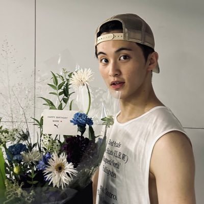 mvrksIee's profile picture. got a case of the chismosa virus