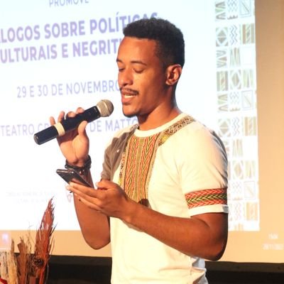 eu sou um artista, seu boca de sacola | comunicador & produtor cultural baiano com ênfase em dendê, conselheiro municipal de política cultural de Salvador.