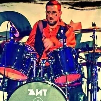 welshhammer8's profile picture. Drummist in Ant-Trouble (Adam and the Ants tribute🏴‍☠️), Head Noise and  The Dead Ringers. Married to the very beautiful Hannah. 🏴‍☠️🥁🐜🏴󠁧󠁢󠁷󠁬󠁳󠁿⚒️