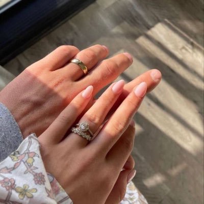 Beg_x25's profile picture. 