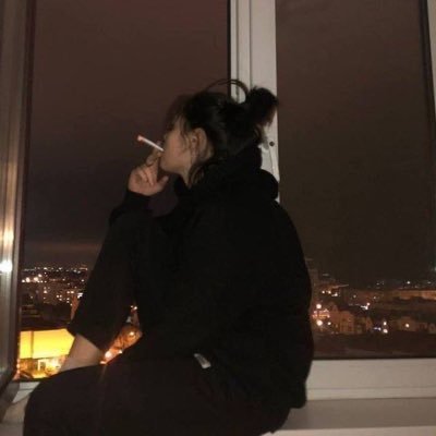 manonlievrard1's profile picture. I’m not the only one. is not me the girl 👀