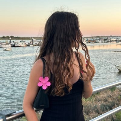 ipg - comunicação e relações publicas🎓
fashionista
insta: leahandresson