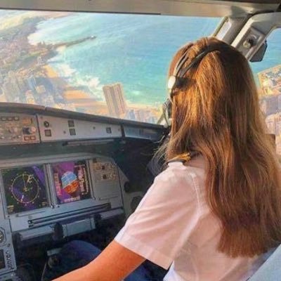 اعشق الطيران 🛩 . واستمتع بالتصوير 📱 . اللهم إني اسألك حسن الخاتمه 🌻 ~