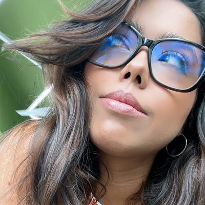“puesta pal problema, también pa la solución” 🎶✊🏽 • puertorriqueña 🇵🇷 • socialista y feminista 💜• 27 • psicóloga social-comunitaria en (de)construcción