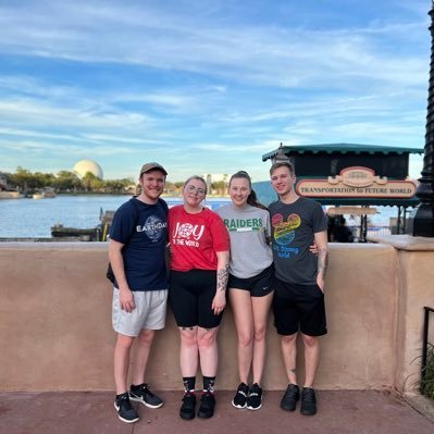 theshelbysh0w's profile picture. 