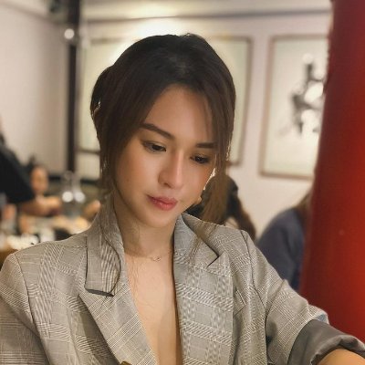 alway_sunflower's profile picture. I’m hurt but I still smile. That’s my life.