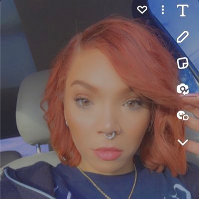 Desiere_Denise's profile picture. 💜simply blessed 💜