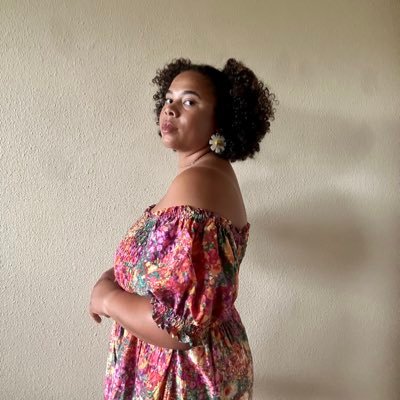 Hobby queen. AT in the secondary school setting. Passionate about DEIB. UNC/Temple. She/Her